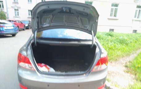 Hyundai Solaris II рестайлинг, 2011 год, 800 000 рублей, 4 фотография