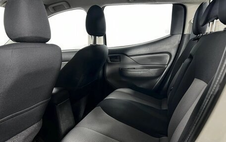 Mitsubishi L200 IV рестайлинг, 2017 год, 2 490 000 рублей, 11 фотография