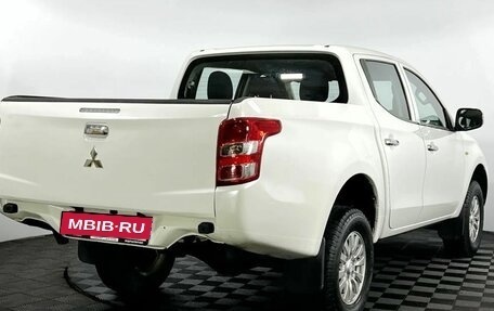 Mitsubishi L200 IV рестайлинг, 2017 год, 2 490 000 рублей, 6 фотография
