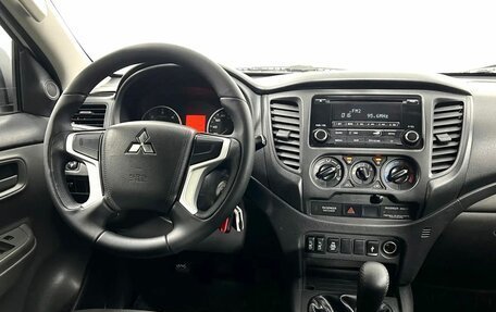 Mitsubishi L200 IV рестайлинг, 2017 год, 2 490 000 рублей, 16 фотография