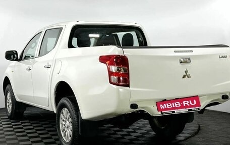 Mitsubishi L200 IV рестайлинг, 2017 год, 2 490 000 рублей, 8 фотография