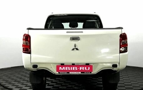 Mitsubishi L200 IV рестайлинг, 2017 год, 2 490 000 рублей, 7 фотография