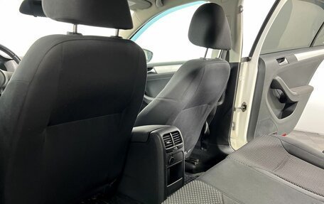 Volkswagen Jetta VI, 2011 год, 650 000 рублей, 11 фотография