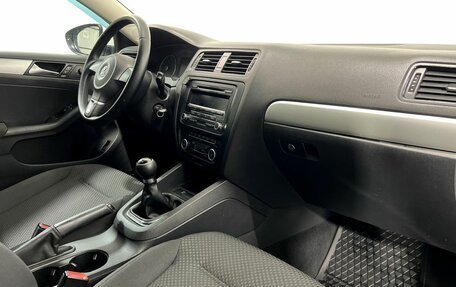 Volkswagen Jetta VI, 2011 год, 650 000 рублей, 12 фотография
