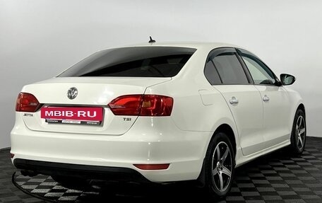 Volkswagen Jetta VI, 2011 год, 650 000 рублей, 6 фотография