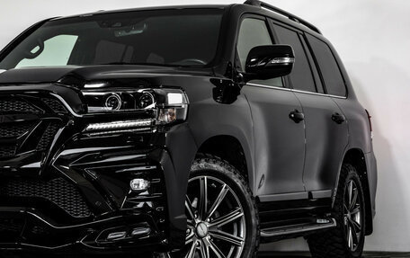 Toyota Land Cruiser 200, 2017 год, 5 990 000 рублей, 2 фотография