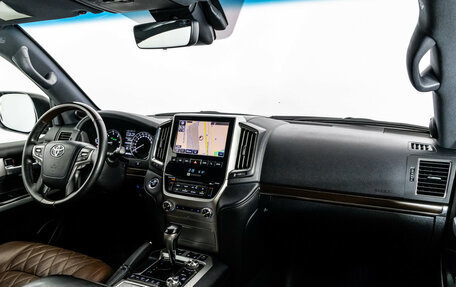 Toyota Land Cruiser 200, 2017 год, 5 990 000 рублей, 11 фотография
