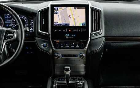 Toyota Land Cruiser 200, 2017 год, 5 990 000 рублей, 14 фотография