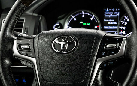 Toyota Land Cruiser 200, 2017 год, 5 990 000 рублей, 13 фотография