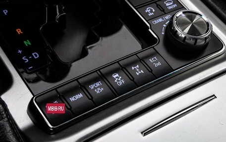 Toyota Land Cruiser 200, 2017 год, 5 990 000 рублей, 19 фотография