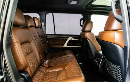 Toyota Land Cruiser 200, 2017 год, 5 990 000 рублей, 28 фотография
