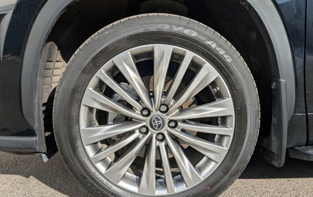 Toyota Highlander, 2022 год, 6 200 000 рублей, 3 фотография