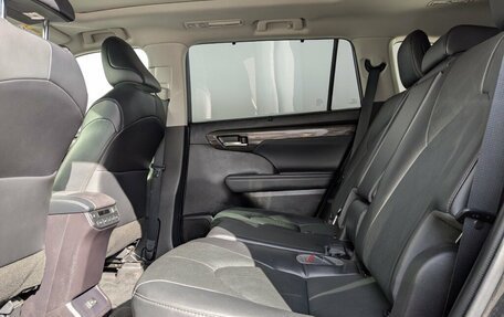 Toyota Highlander, 2022 год, 6 200 000 рублей, 6 фотография