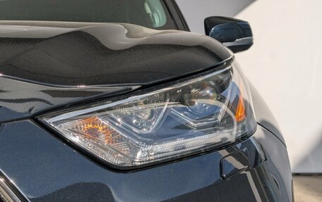 Toyota Highlander, 2022 год, 6 200 000 рублей, 5 фотография