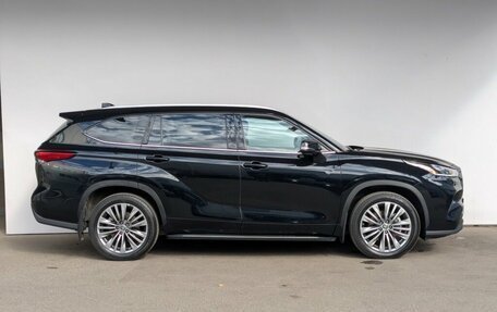 Toyota Highlander, 2022 год, 6 200 000 рублей, 9 фотография