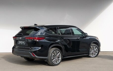 Toyota Highlander, 2022 год, 6 200 000 рублей, 10 фотография