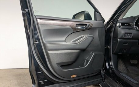 Toyota Highlander, 2022 год, 6 200 000 рублей, 14 фотография