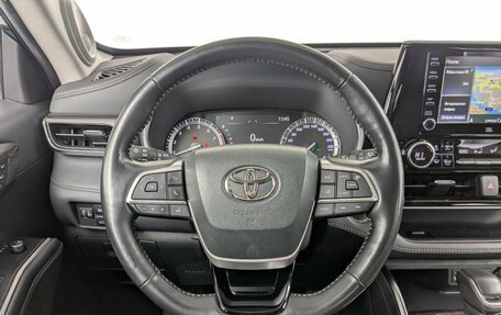 Toyota Highlander, 2022 год, 6 200 000 рублей, 30 фотография