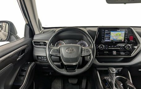 Toyota Highlander, 2022 год, 6 200 000 рублей, 29 фотография