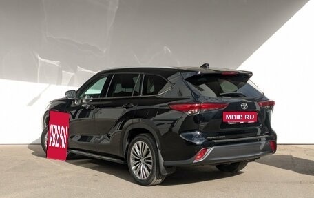 Toyota Highlander, 2022 год, 6 200 000 рублей, 11 фотография