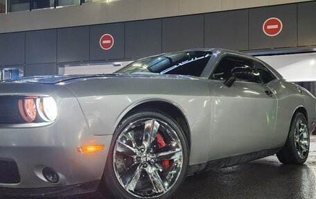 Dodge Challenger III рестайлинг 2, 2014 год, 2 100 000 рублей, 1 фотография
