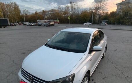 Volkswagen Polo VI (EU Market), 2015 год, 950 000 рублей, 2 фотография
