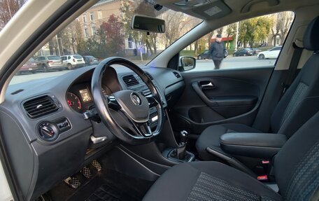 Volkswagen Polo VI (EU Market), 2015 год, 950 000 рублей, 13 фотография