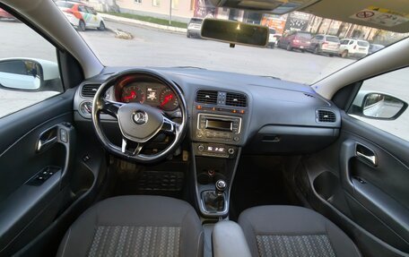 Volkswagen Polo VI (EU Market), 2015 год, 950 000 рублей, 15 фотография
