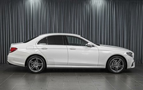 Mercedes-Benz E-Класс, 2019 год, 3 098 000 рублей, 5 фотография