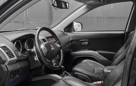 Mitsubishi Outlander III рестайлинг 3, 2011 год, 1 400 000 рублей, 9 фотография