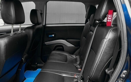 Mitsubishi Outlander III рестайлинг 3, 2011 год, 1 400 000 рублей, 22 фотография