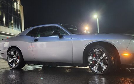 Dodge Challenger III рестайлинг 2, 2014 год, 2 100 000 рублей, 4 фотография
