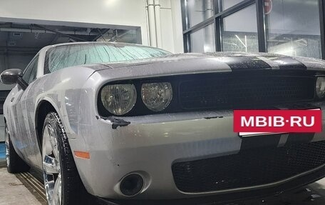 Dodge Challenger III рестайлинг 2, 2014 год, 2 100 000 рублей, 3 фотография