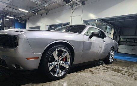 Dodge Challenger III рестайлинг 2, 2014 год, 2 100 000 рублей, 9 фотография