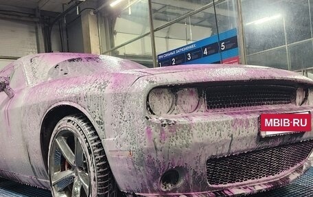 Dodge Challenger III рестайлинг 2, 2014 год, 2 100 000 рублей, 11 фотография