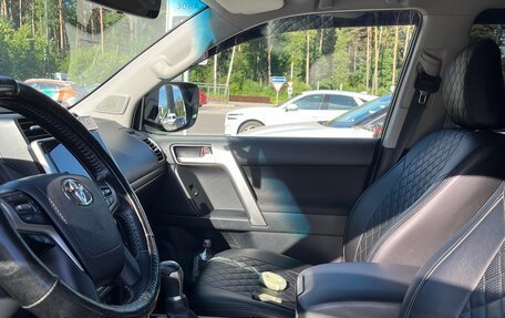Toyota Land Cruiser Prado 150 рестайлинг 2, 2019 год, 5 350 000 рублей, 14 фотография