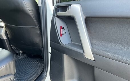 Toyota Land Cruiser Prado 150 рестайлинг 2, 2019 год, 5 350 000 рублей, 18 фотография