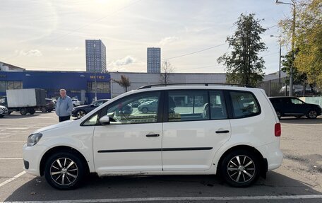 Volkswagen Touran III, 2011 год, 479 000 рублей, 2 фотография