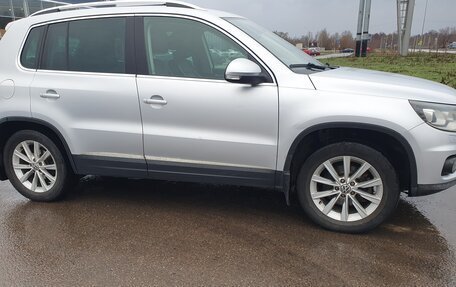 Volkswagen Tiguan I, 2011 год, 940 000 рублей, 2 фотография