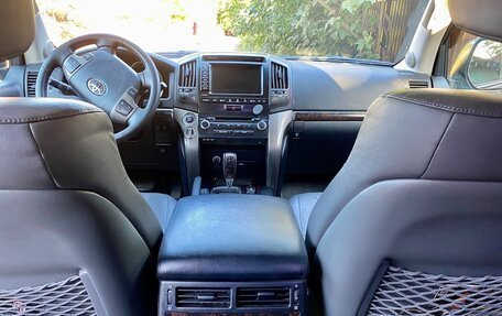 Toyota Land Cruiser 200, 2008 год, 3 000 000 рублей, 17 фотография