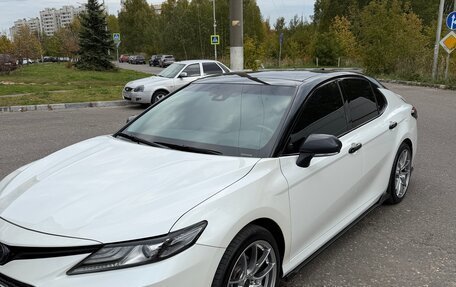 Toyota Camry, 2023 год, 3 000 000 рублей, 2 фотография