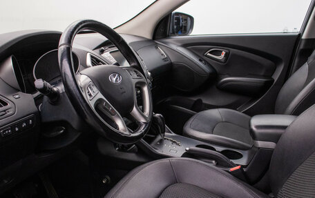 Hyundai ix35 I рестайлинг, 2013 год, 950 000 рублей, 10 фотография