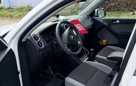 Volkswagen Tiguan I, 2010 год, 1 000 000 рублей, 5 фотография