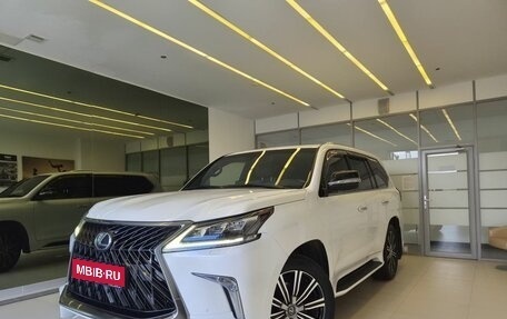 Lexus LX III, 2017 год, 8 400 000 рублей, 1 фотография