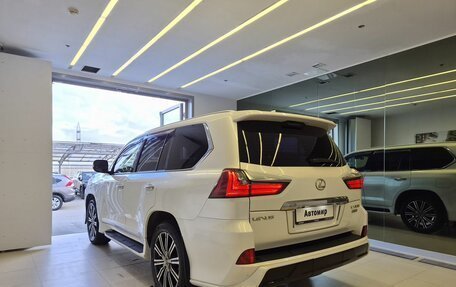 Lexus LX III, 2017 год, 8 400 000 рублей, 7 фотография