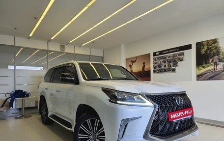 Lexus LX III, 2017 год, 8 400 000 рублей, 3 фотография