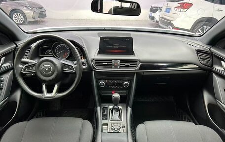 Mazda CX-4, 2022 год, 1 580 000 рублей, 13 фотография