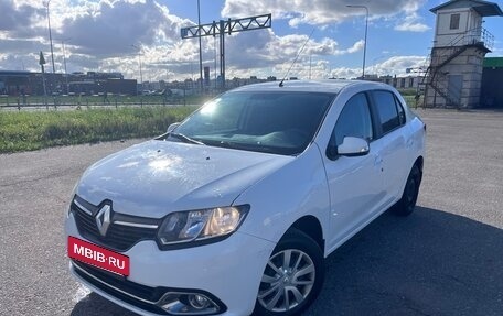 Renault Logan II, 2017 год, 800 000 рублей, 6 фотография