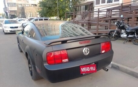 Ford Mustang VI рестайлинг, 2007 год, 2 800 000 рублей, 3 фотография
