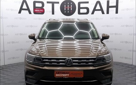 Volkswagen Tiguan II, 2017 год, 2 460 000 рублей, 2 фотография